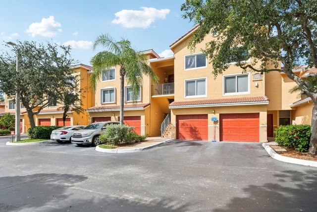 300 Scotia Drive - Photo 1