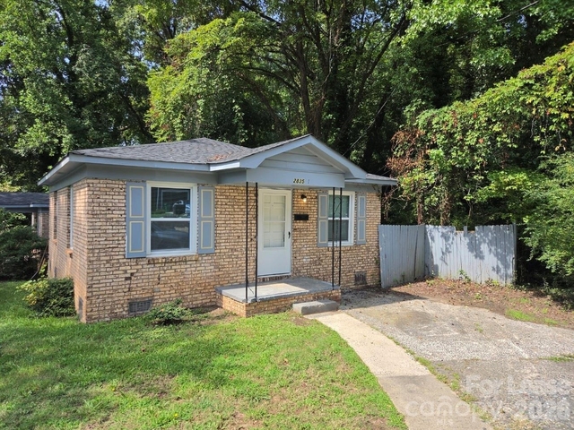2835 Willow Street - Photo 1