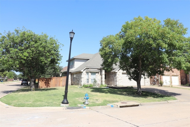 7901 Stonehaven Lane - Photo 1
