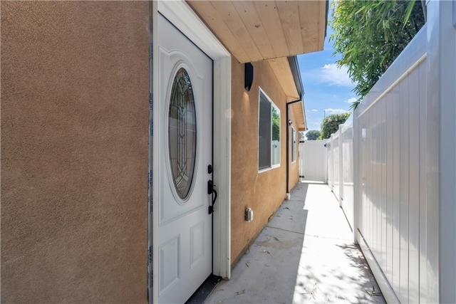 16435 Kingsbury Street - Photo 1