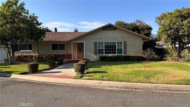 419 Robbins Drive - Photo 1