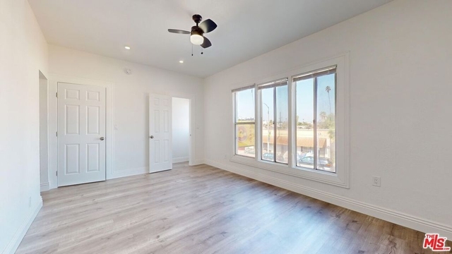 2318 1/2 W Jefferson Boulevard - Photo 1