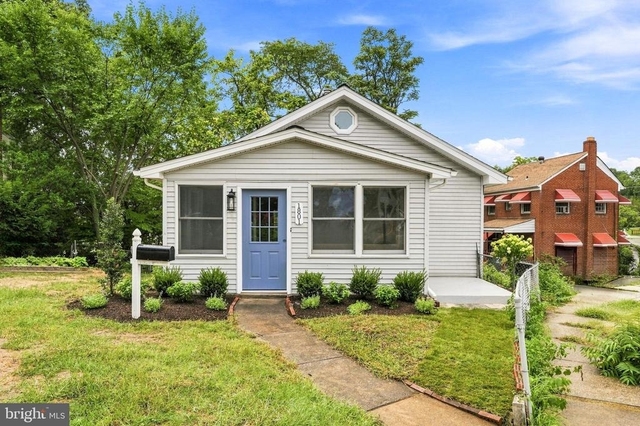 1801 S Glebe Road - Photo 1