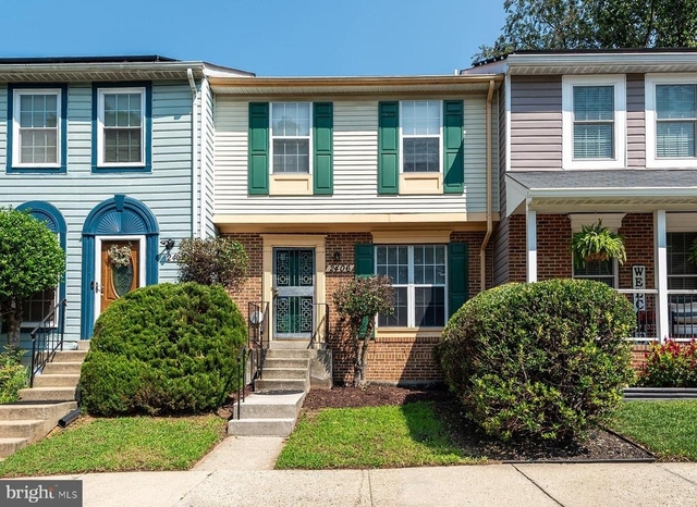 2406 Rosecroft Court - Photo 1