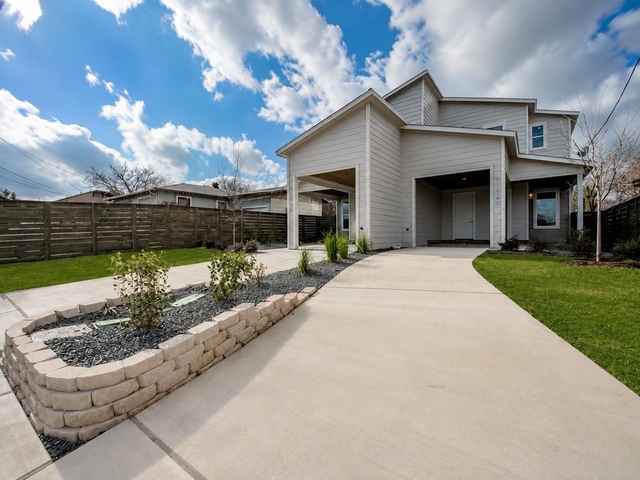 7104 Blessing Ave - Photo 1