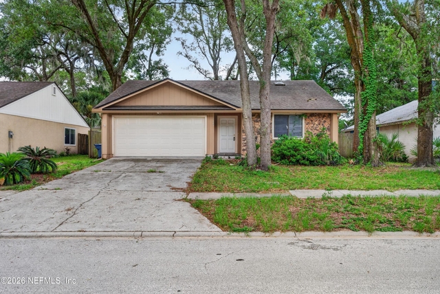 1445 Classic Oak Road W - Photo 1