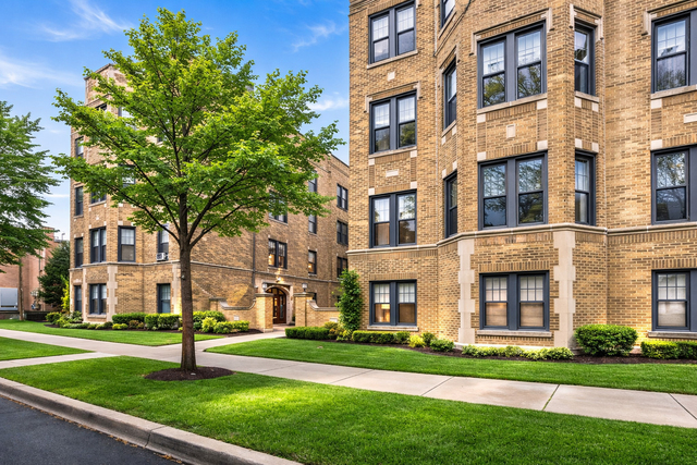 2348 W Addison Street - Photo 1