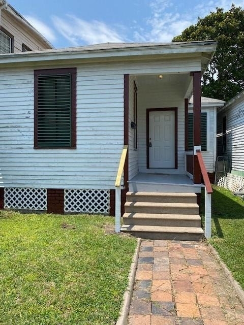 3914 Bernardo De Galvez Avenue - Photo 1