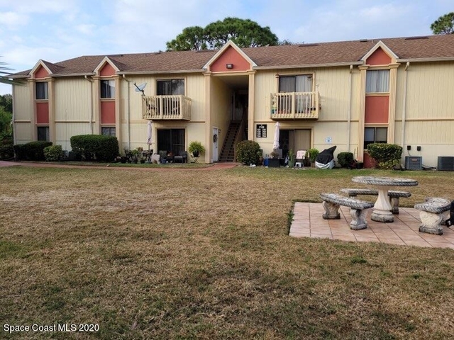 2100 Forest Knoll Drive Ne - Photo 1