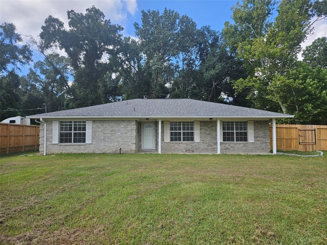 18521 Railroad Avenue - Photo 1