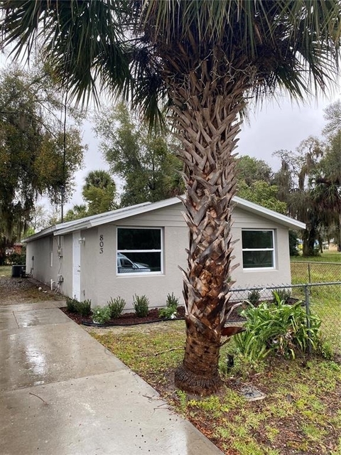 803 E Hazzard Avenue - Photo 1