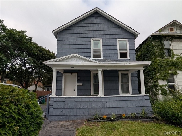 616 7th Ave (upper) - Photo 1