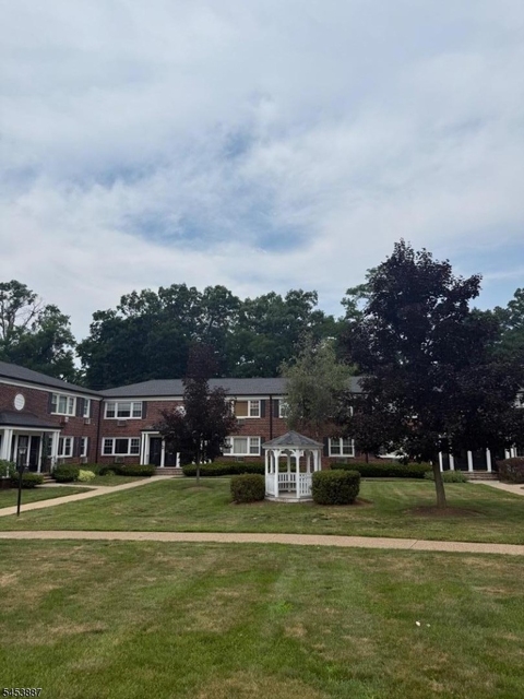 307 Pitney Pl - Photo 1