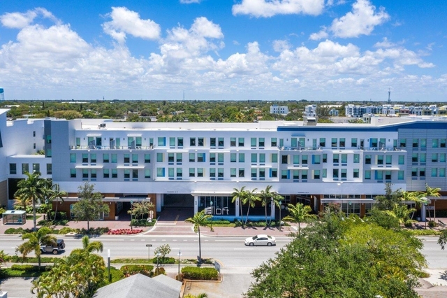 236 Se 5th Avenue - Photo 1