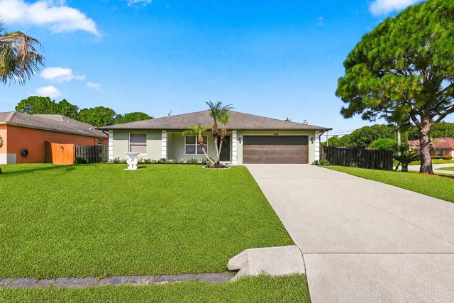 3102 Sw Cathedral Street - Photo 1