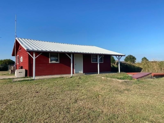 4156 Fm 118 - Photo 1