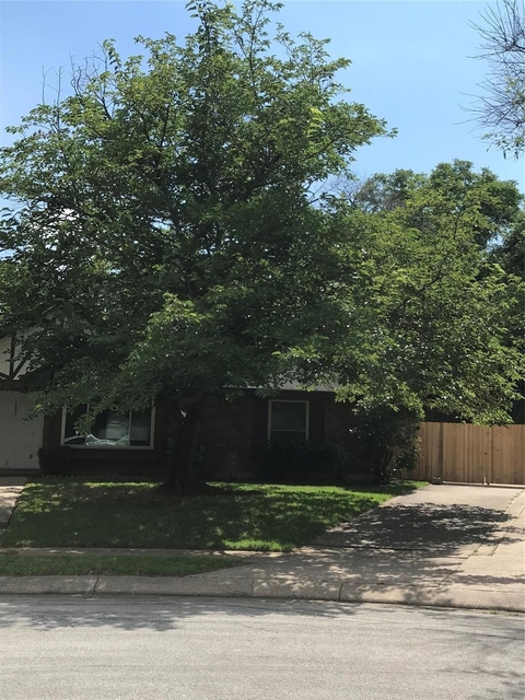 1001 Stableway Lane - Photo 1