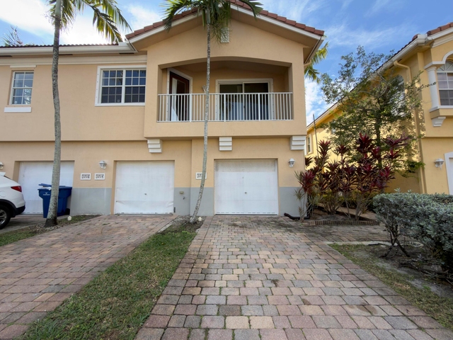 1712 Carvelle Drive - Photo 1