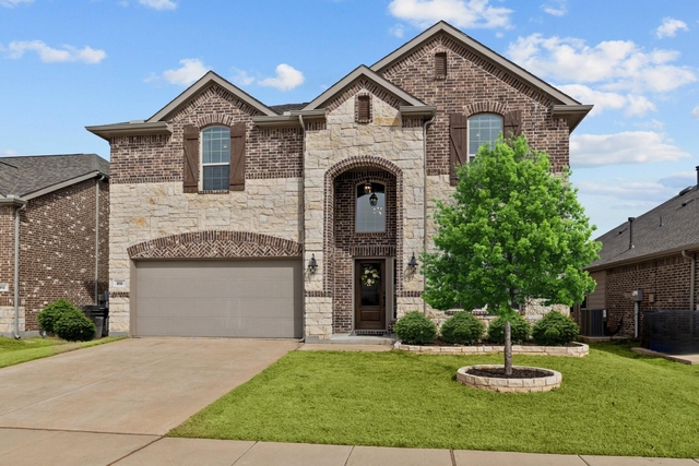910 Black Hawk Drive - Photo 1