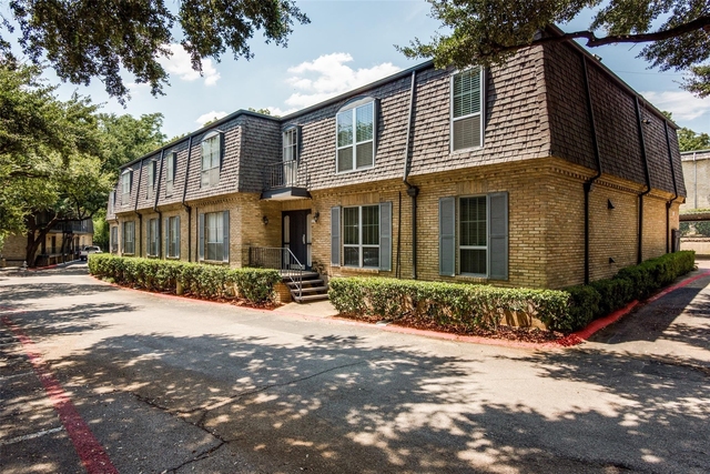 5053 Les Chateaux Drive - Photo 1