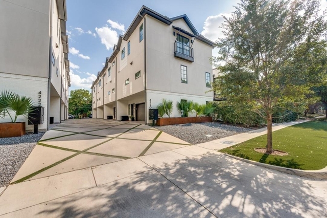 4220 Hawthorne Avenue - Photo 1