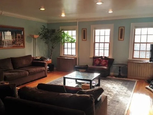 152 Burns Street, Forest Hills - Photo 1