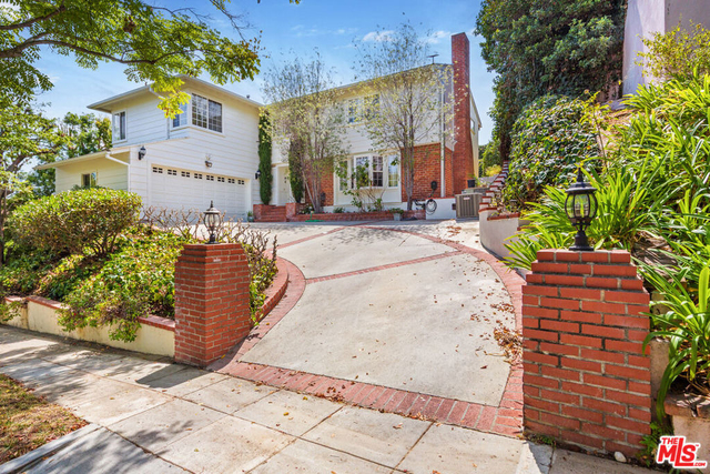 9808 Hillgreen Place - Photo 1