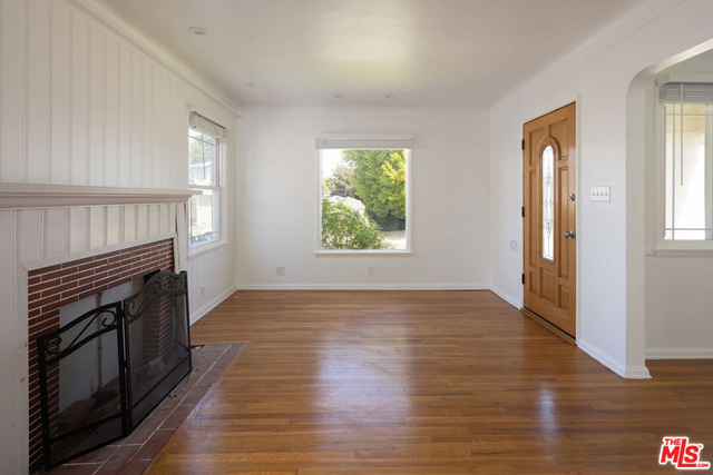 8333 Airlane Avenue - Photo 1