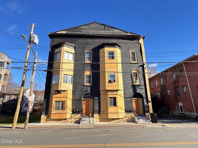 3134 6th Avenue - Photo 1