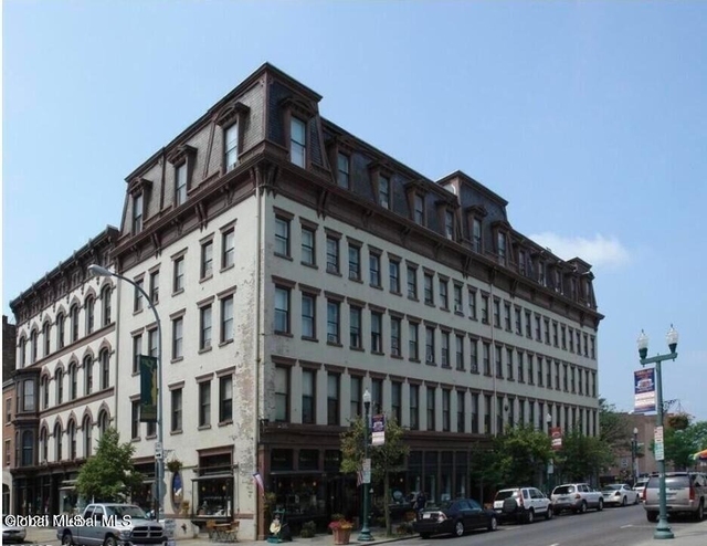 5 Broadway - Photo 1