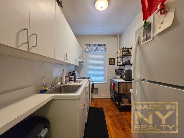 421 W 24th Street - Photo 1