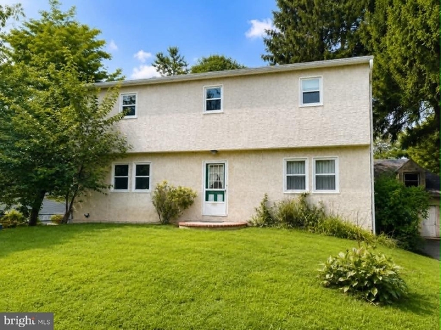 152 3rd Avenue - Photo 1