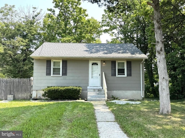 817 Graisbury Avenue - Photo 1