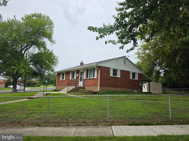 4700 Red Fox Road - Photo 1
