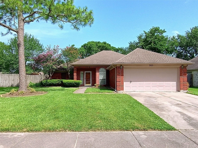 3821 Pin Oak Drive N - Photo 1