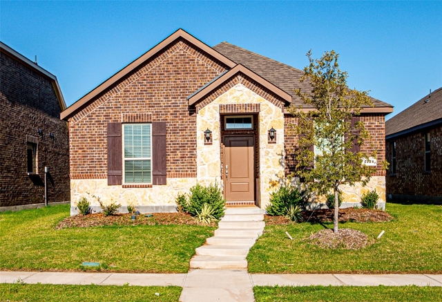 2721 Franklin Drive - Photo 1