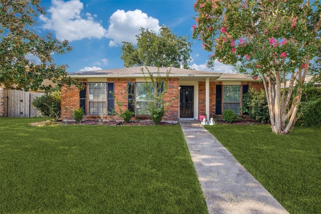 8914 Vernon Drive - Photo 1