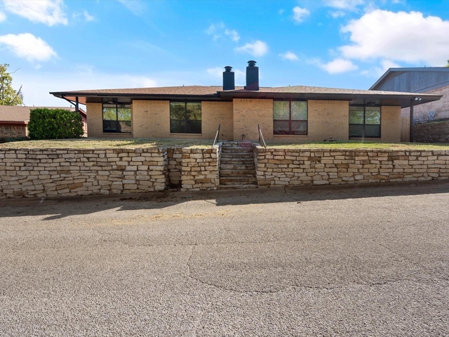 1117 S Rusk Street - Photo 1