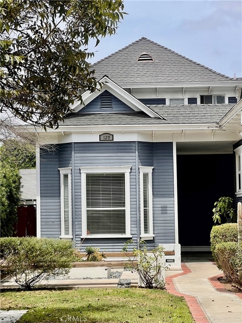 129 W Palmyra - Photo 1
