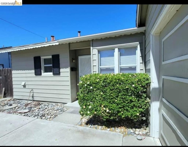 2120 Knox Ave - Photo 1