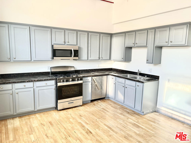 726 S Santa Fe Avenue - Photo 1