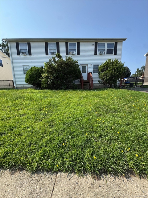 806 Bayview Avenue - Photo 1