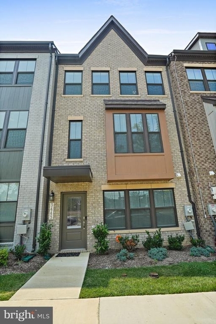 3443 Carnaby Street - Photo 1