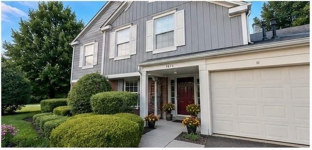 1671 Grosvenor Circle - Photo 1