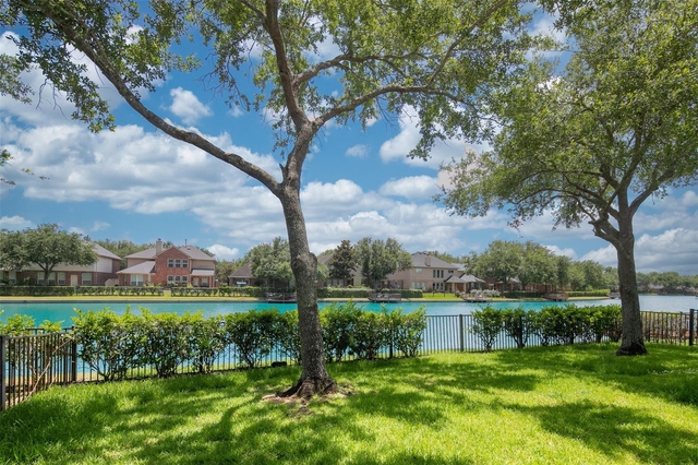 8306 Golden Harbour - Photo 1