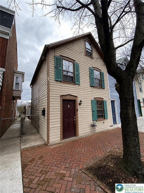 937 Turner Street - Photo 1