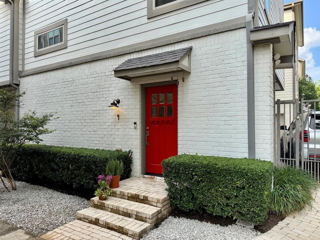 5922 Hudson Street - Photo 1