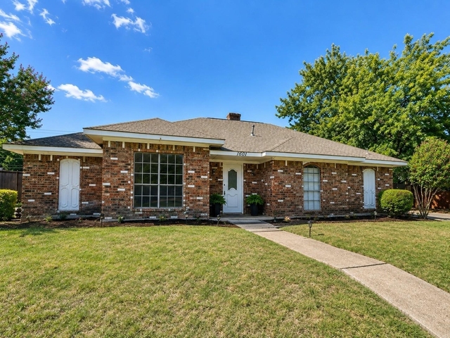 1601 Copper Creek Drive - Photo 1