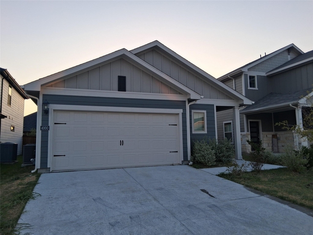 4000 Marble Falls - Photo 1