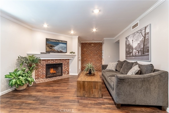 6716 Clybourn Avenue - Photo 1